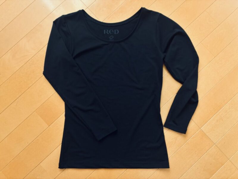 リカバリーウエア REDの長袖インナー