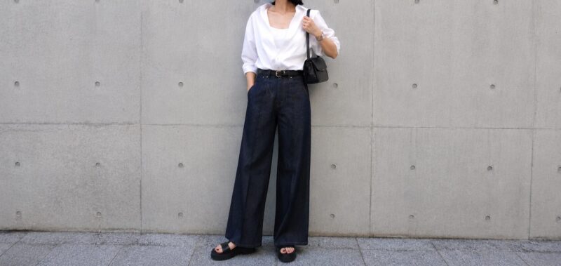 骨格ストレートの似合う白シャツ×デニムコーデ